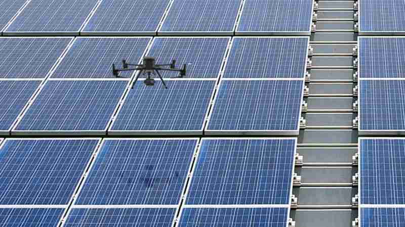 2121非凡以无人机搭配IR Sensor热显像技术进行全方面模块健检，，，，有效降低人力成本并提升发电量